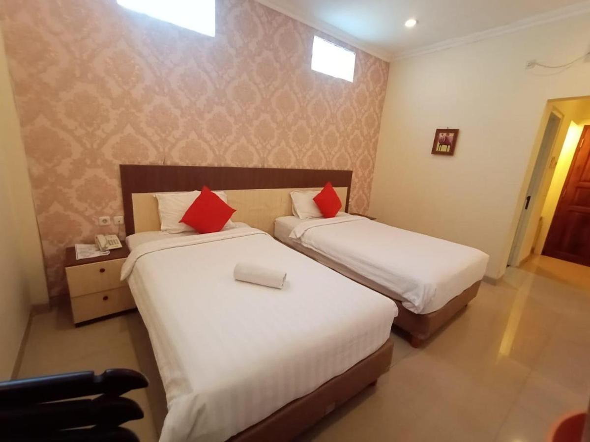 Oyo 90473 Gowin Hotel Kuta Lombok Extérieur photo