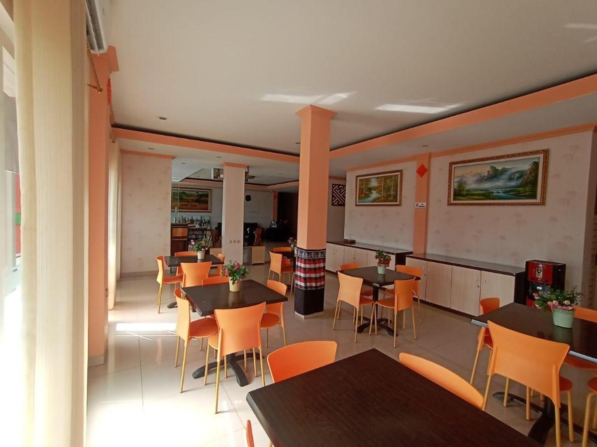 Oyo 90473 Gowin Hotel Kuta Lombok Extérieur photo