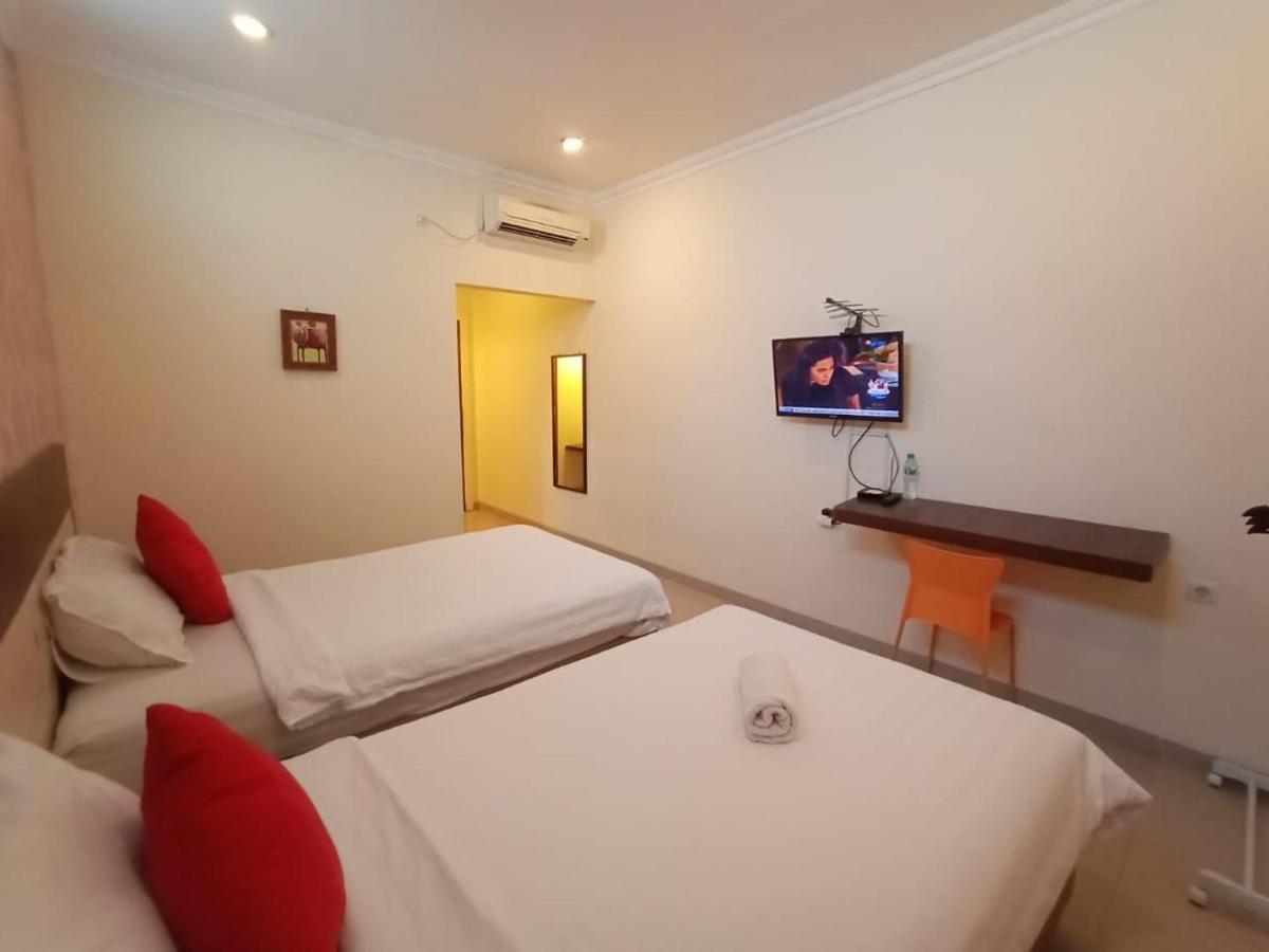 Oyo 90473 Gowin Hotel Kuta Lombok Extérieur photo