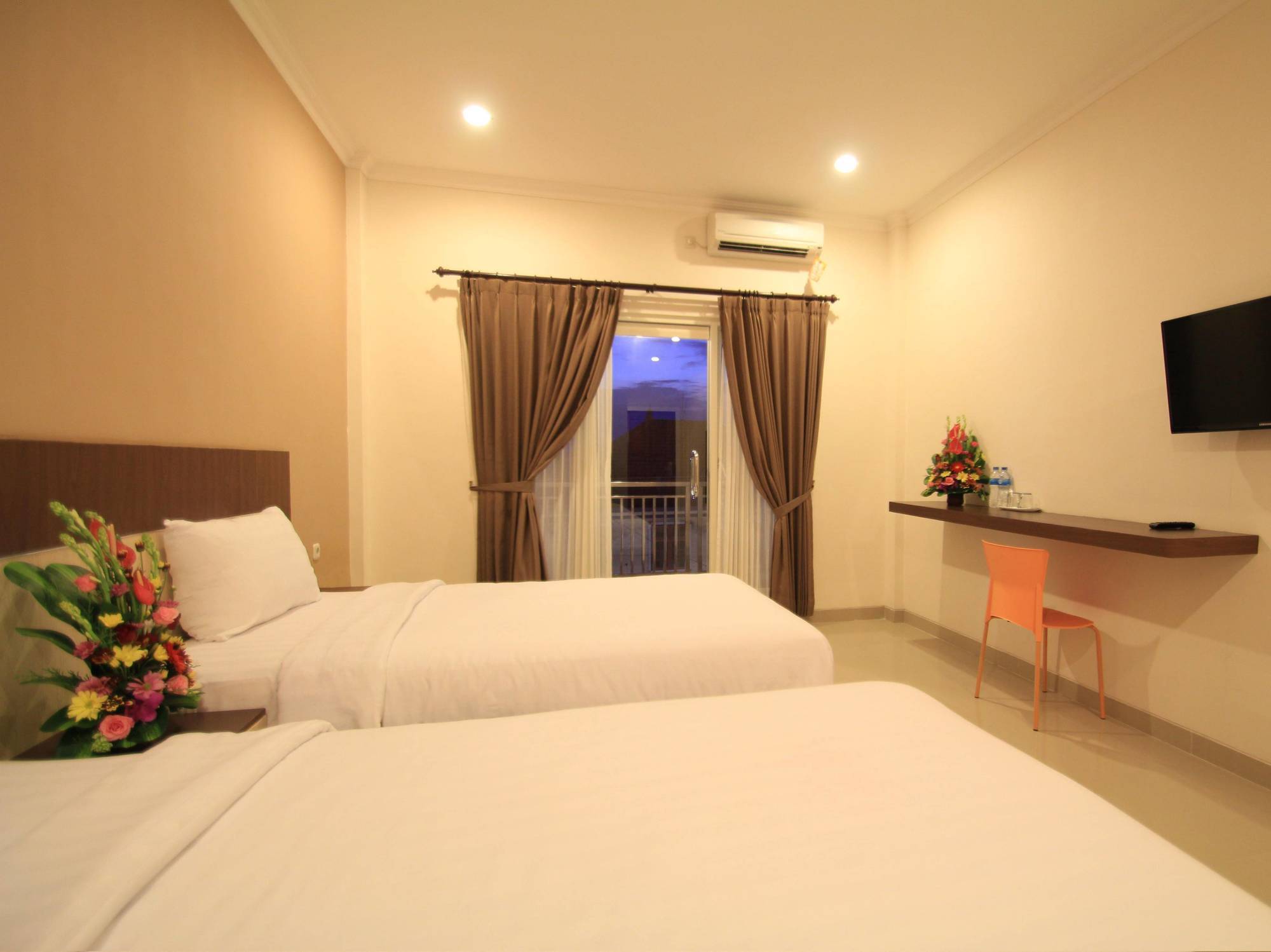 Oyo 90473 Gowin Hotel Kuta Lombok Extérieur photo